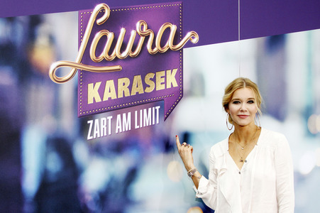 Talkshow Präsentation 'Laura Karasek - Zart am Limit' in Hamburg