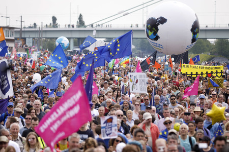 Demonstration 'Ein Europa für alle - Deine Stimme gegen den Nationalismus' in Köln