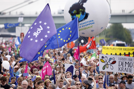 Demonstration 'Ein Europa für alle - Deine Stimme gegen den Nationalismus' in Köln