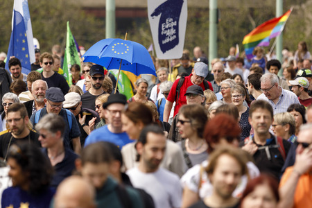 Demonstration 'Ein Europa für alle - Deine Stimme gegen den Nationalismus' in Köln