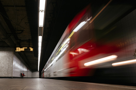 Symbolfoto Bahnsteig
