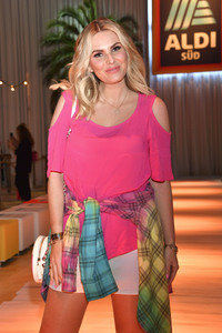 Fashion Show der Damen Beachwear Kollektion 2019 von ALDI Süd in München