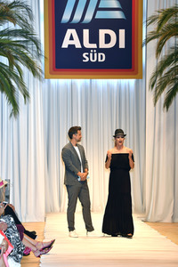 Fashion Show der Damen Beachwear Kollektion 2019 von ALDI Süd in München