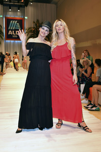 Fashion Show der Damen Beachwear Kollektion 2019 von ALDI Süd in München
