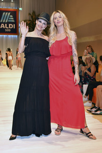 Fashion Show der Damen Beachwear Kollektion 2019 von ALDI Süd in München