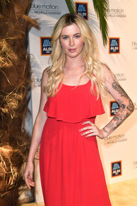 Fashion Show der Damen Beachwear Kollektion 2019 von ALDI Süd in München