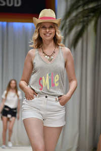 Fashion Show der Damen Beachwear Kollektion 2019 von ALDI Süd in München