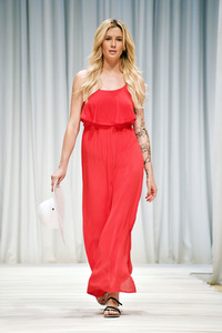 Fashion Show der Damen Beachwear Kollektion 2019 von ALDI Süd in München