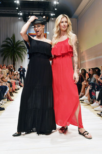 Fashion Show der Damen Beachwear Kollektion 2019 von ALDI Süd in München