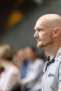 Eintrag von Alexander Gerst in das goldene Buch der Stadt Köln