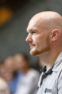 Eintrag von Alexander Gerst in das goldene Buch der Stadt Köln