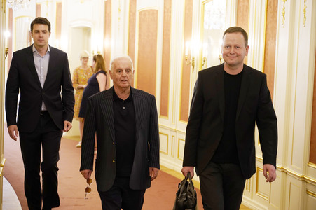 Pressekonferenz zur Zukunft der Staatsoper Unter den Linden in Berlin
