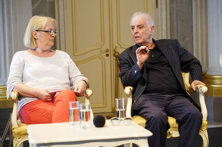 Pressekonferenz zur Zukunft der Staatsoper Unter den Linden in Berlin