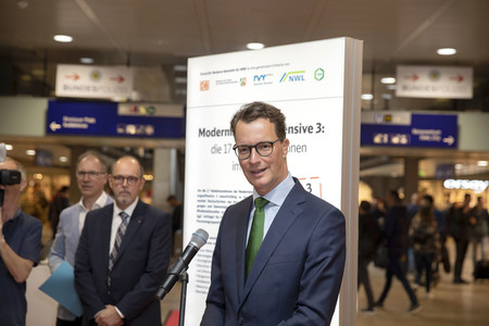 Unterzeichnung der MOF 3-Vereinbarung in Köln