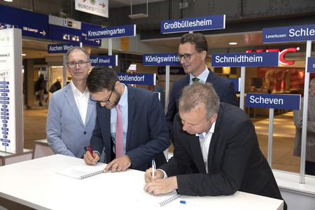 Unterzeichnung der MOF 3-Vereinbarung in Köln