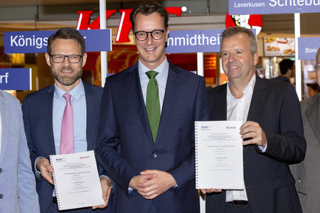 Unterzeichnung der MOF 3-Vereinbarung in Köln