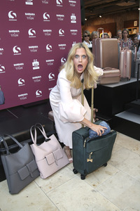 Koffer-Präsentation von Barbara Schöneberger in Buxtehude