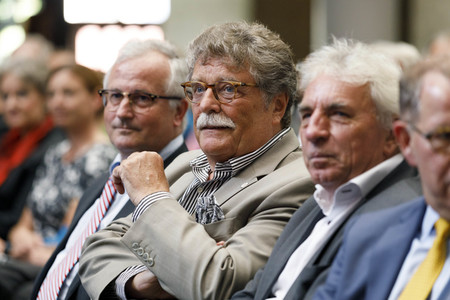 Eintrag von Axel Freimuth in das Goldene Buch der Stadt Köln