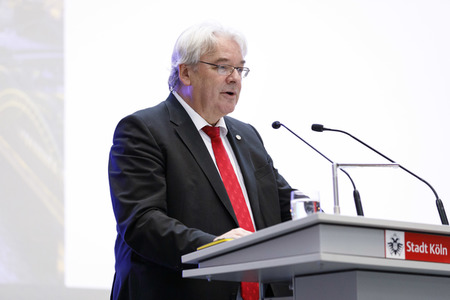 Eintrag von Axel Freimuth in das Goldene Buch der Stadt Köln