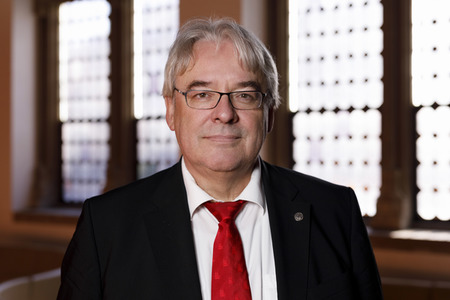 Eintrag von Axel Freimuth in das Goldene Buch der Stadt Köln