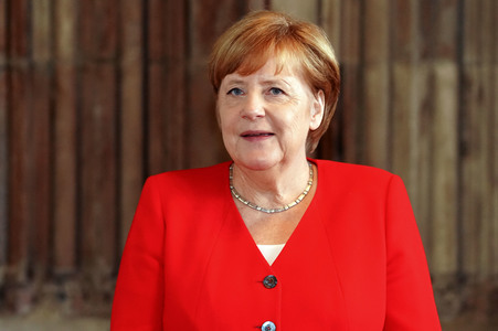 Eintrag von Bundeskanzlerin Angela Merkel in das Goldene Buch der Stadt Köln