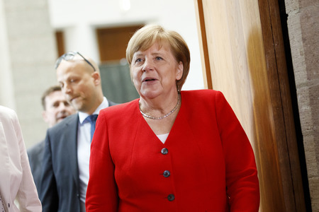 Eintrag von Bundeskanzlerin Angela Merkel in das Goldene Buch der Stadt Köln