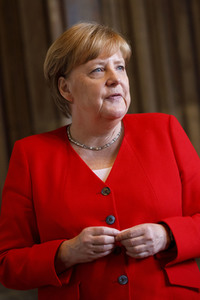 Eintrag von Bundeskanzlerin Angela Merkel in das Goldene Buch der Stadt Köln