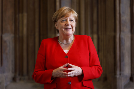 Eintrag von Bundeskanzlerin Angela Merkel in das Goldene Buch der Stadt Köln