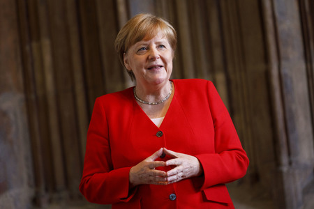 Eintrag von Bundeskanzlerin Angela Merkel in das Goldene Buch der Stadt Köln