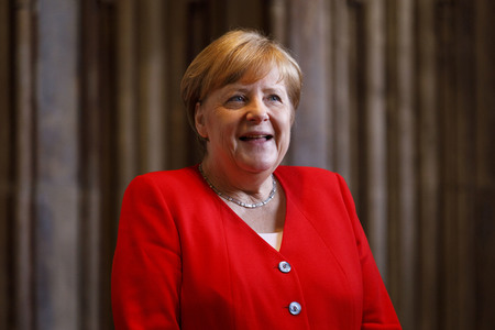 Eintrag von Bundeskanzlerin Angela Merkel in das Goldene Buch der Stadt Köln