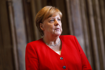 Eintrag von Bundeskanzlerin Angela Merkel in das Goldene Buch der Stadt Köln