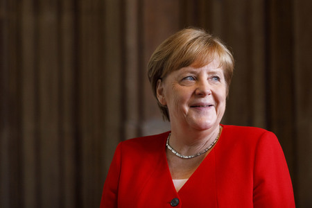 Eintrag von Bundeskanzlerin Angela Merkel in das Goldene Buch der Stadt Köln