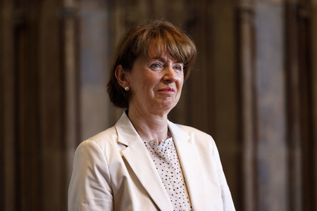 Eintrag von Bundeskanzlerin Angela Merkel in das Goldene Buch der Stadt Köln