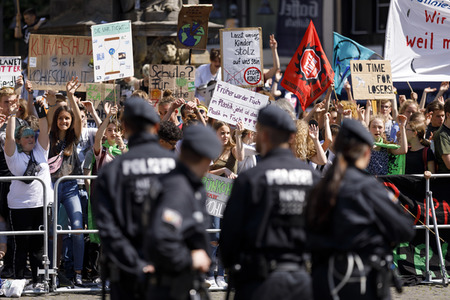 Symbolfoto Polizeipräsenz