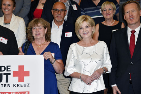 Fototermin zum 16. Internationalen Weltblutspendertag im Humboldt Carré in Berlin