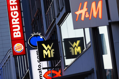 Symbolfoto Markenlogos