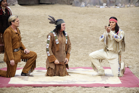 Pressetermin 'Unter Geiern - Der Sohn des Bärenjägers' in Bad Segeberg