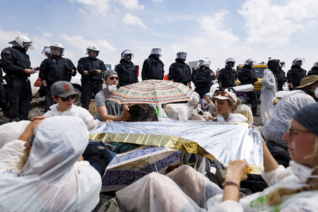'Ende Gelände' Demonstration in Hochneukirch