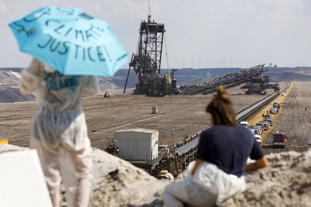 'Ende Gelände' Demonstration in Hochneukirch