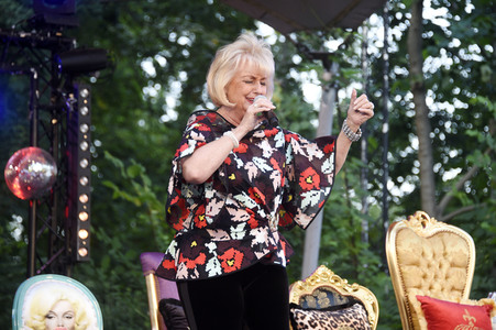 Julian F.M. Stoeckel & Friends - Die Show in Berlin