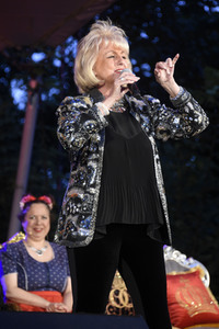 Julian F.M. Stoeckel & Friends - Die Show in Berlin