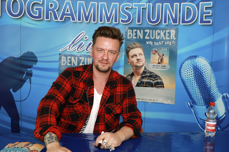 Autogrammstunde mit Ben Zucker in Großpösna