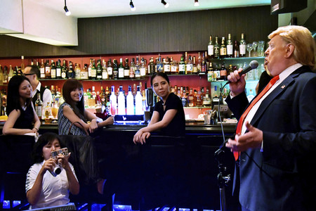 Auftritt von Howard X und Dennis Alan in Osaka