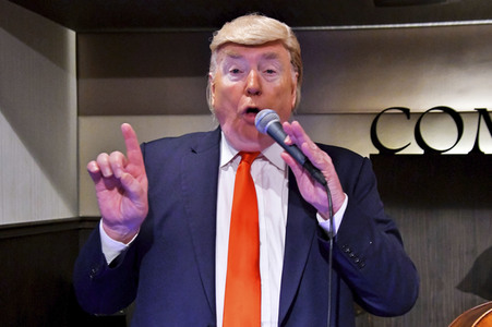 Auftritt von Howard X und Dennis Alan in Osaka