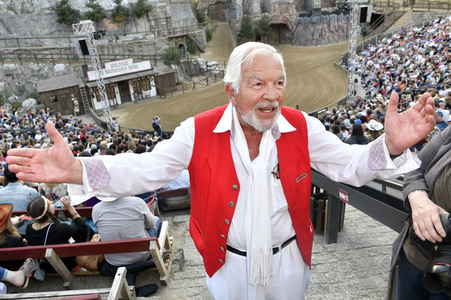 Premiere 'Unter Geiern - Der Sohn des Bärenjägers' in Bad Segeberg