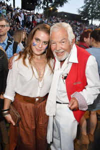 Premiere 'Unter Geiern - Der Sohn des Bärenjägers' in Bad Segeberg