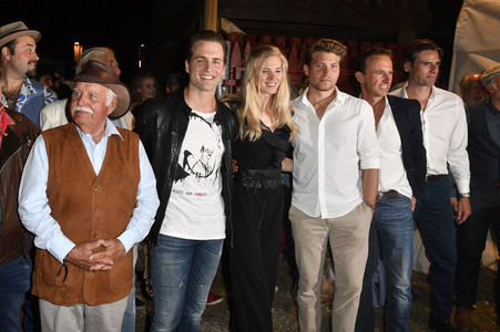 Premiere 'Unter Geiern - Der Sohn des Bärenjägers' in Bad Segeberg