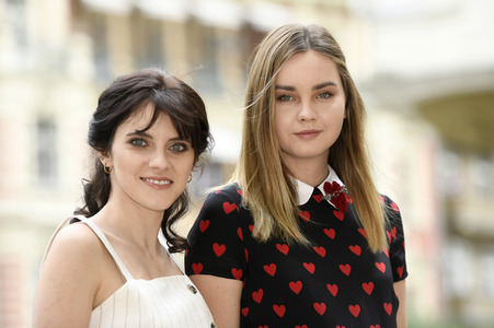 Photoshooting mit Kara Hayward und Liana Liberato, Karlovy Vary International Film Festival 2019