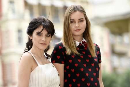 Photoshooting mit Kara Hayward und Liana Liberato, Karlovy Vary International Film Festival 2019