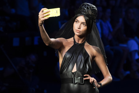 Alaska Fashion Show auf der Mercedes-Benz Fashion Week Madrid Spring/Summer 2020